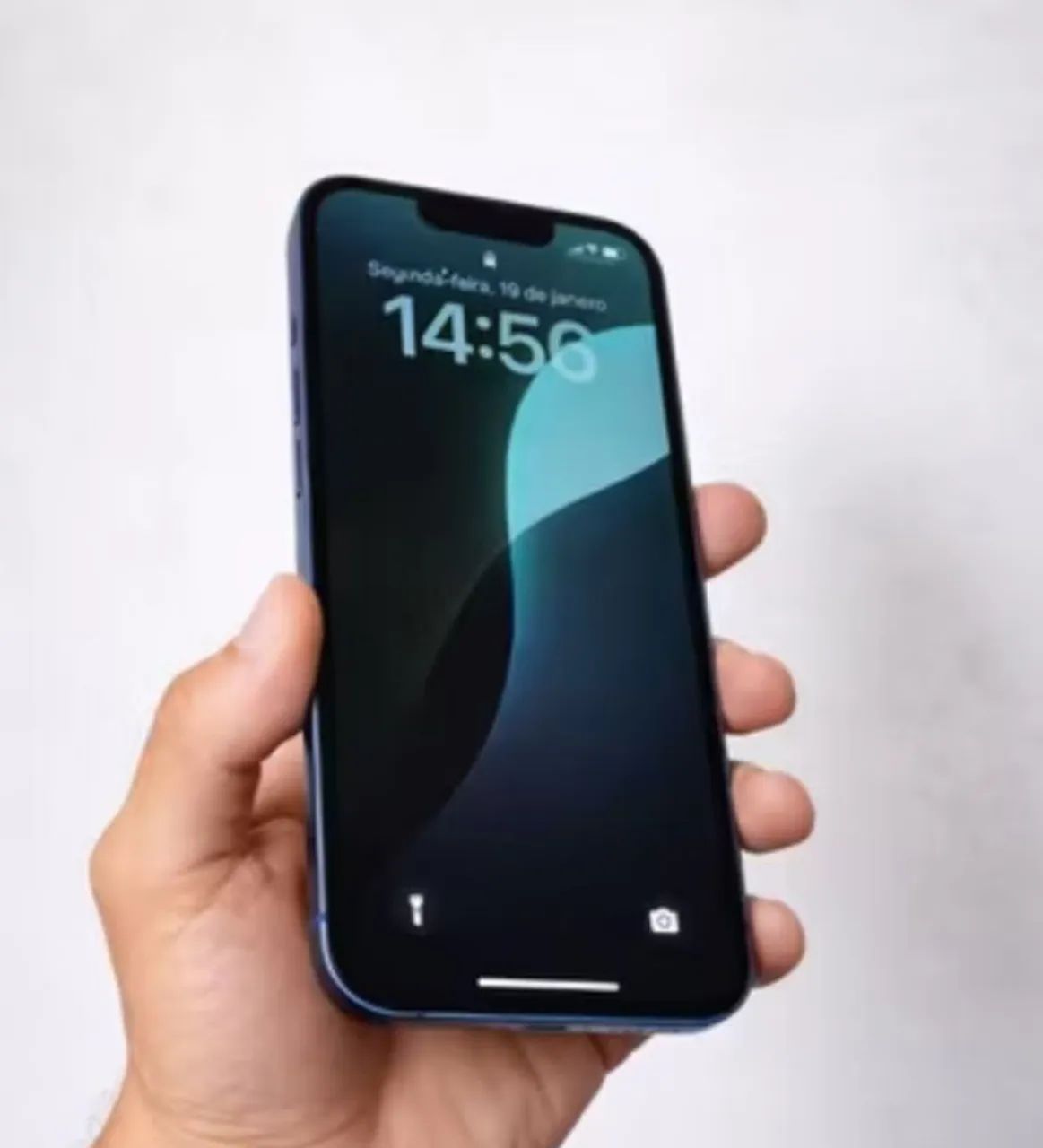 iPhone 13
