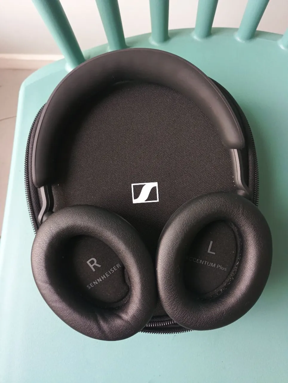 Fone de ouvido Sennheiser Momentum 4 Wireless Black Nuevos - Fones