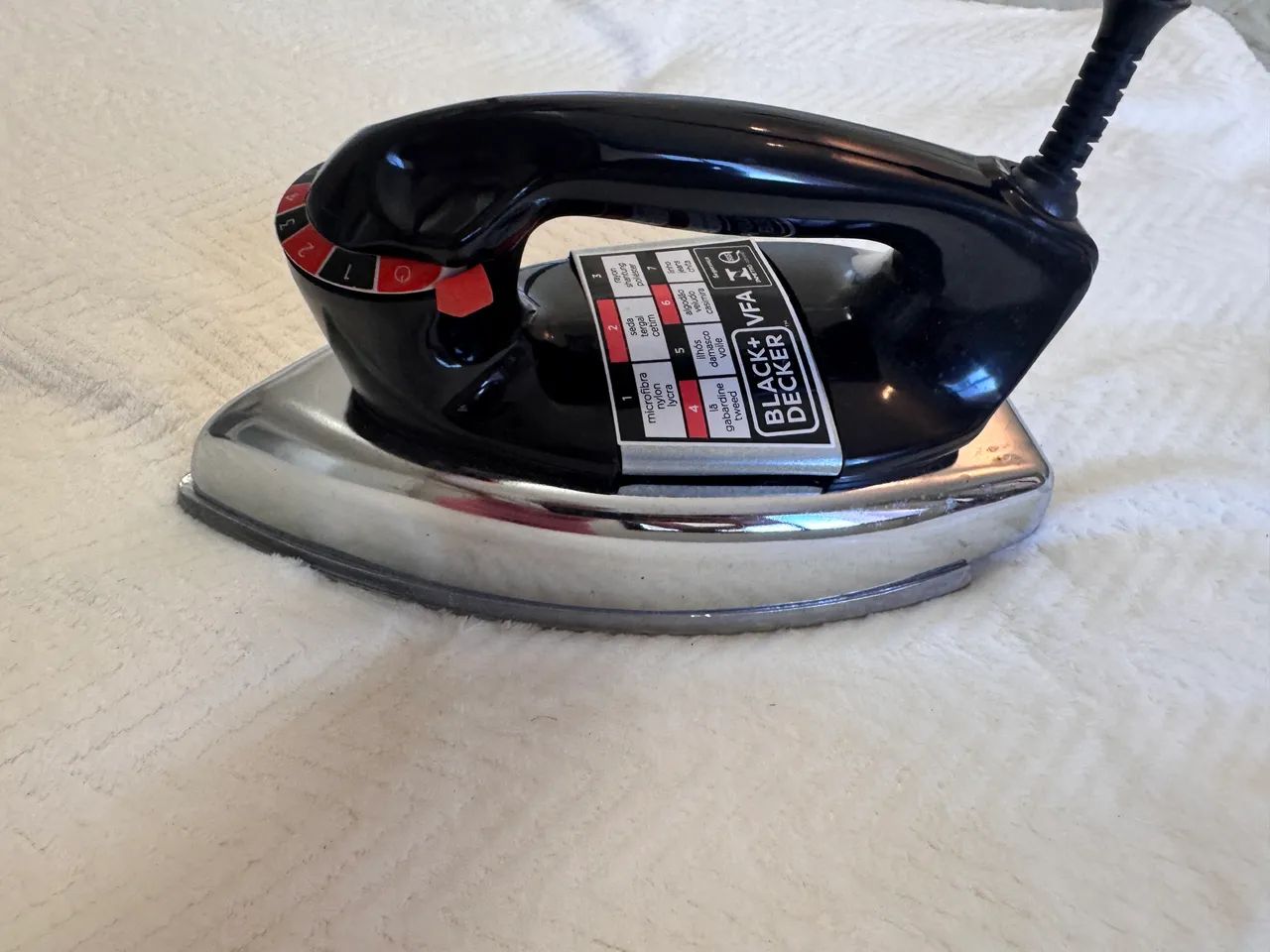 FERRO DE PASSAR BLACK+DECKER - ÓTIMO ESTADO