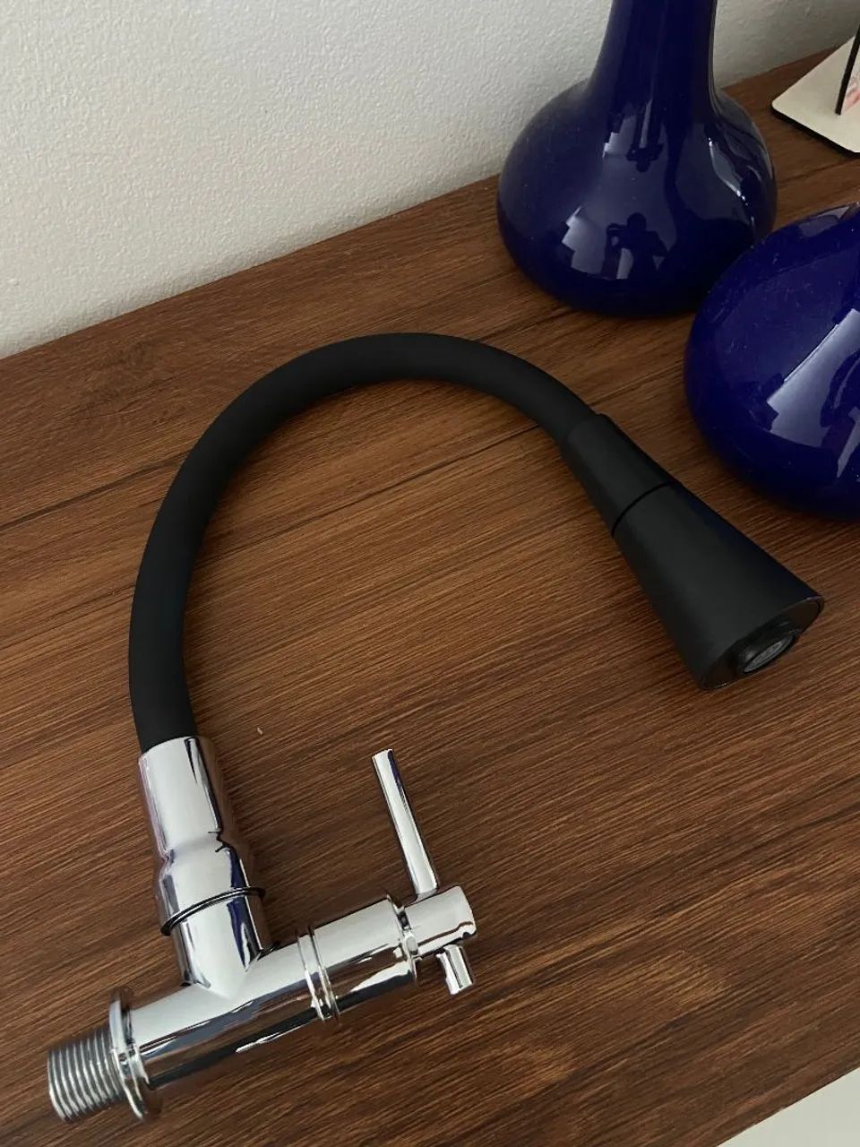 Torneira Gourmet Monocomando Flexível Preta com Bica Móvel para Cozinha - Foto 4