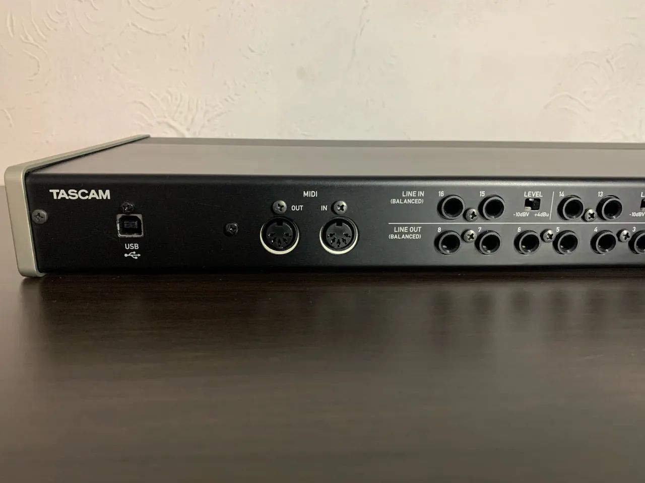 Interface de Áudio TASCAM US-16x08  - Foto 5