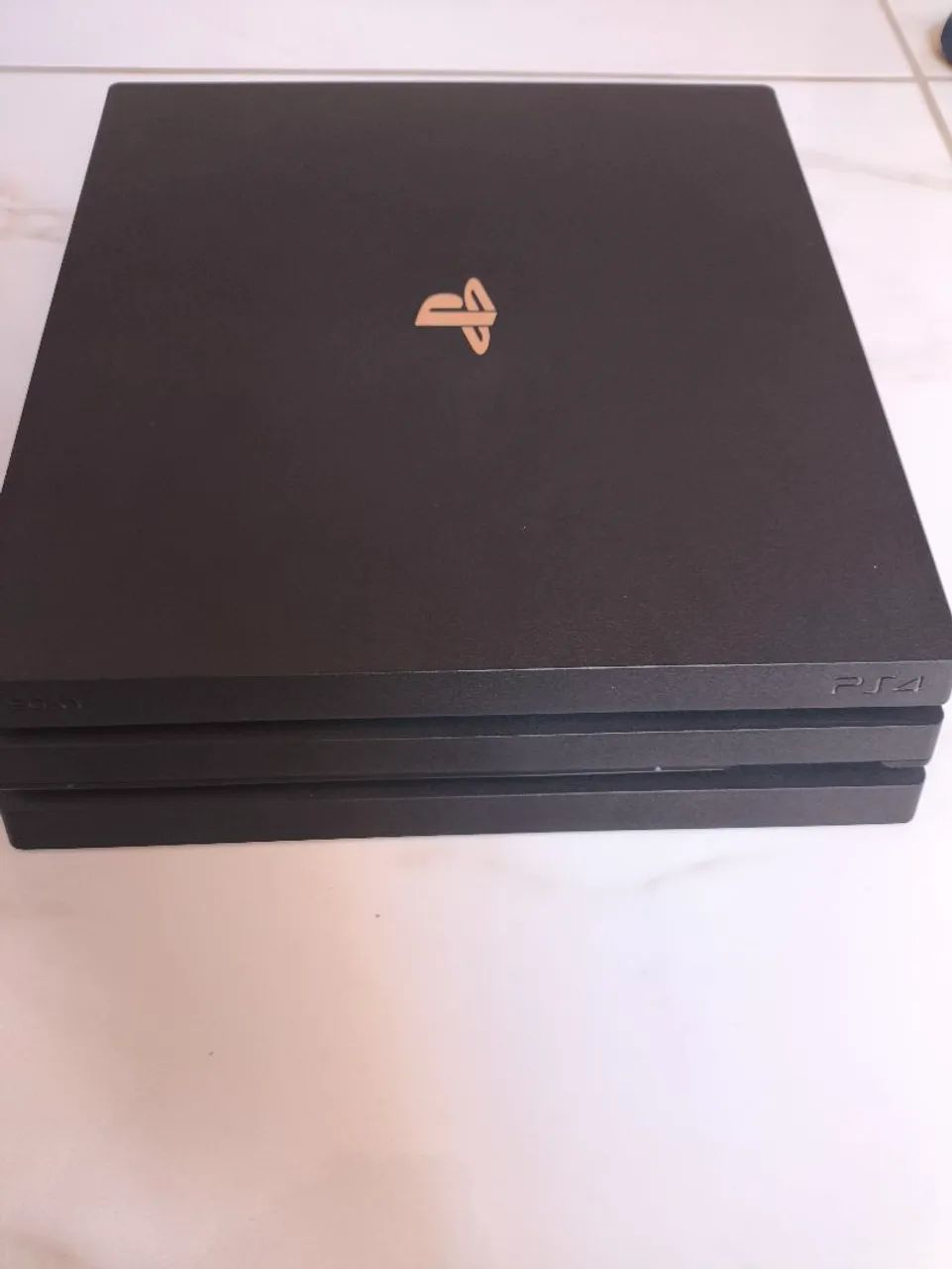 PS4 PRO 1 TB - Foto 3