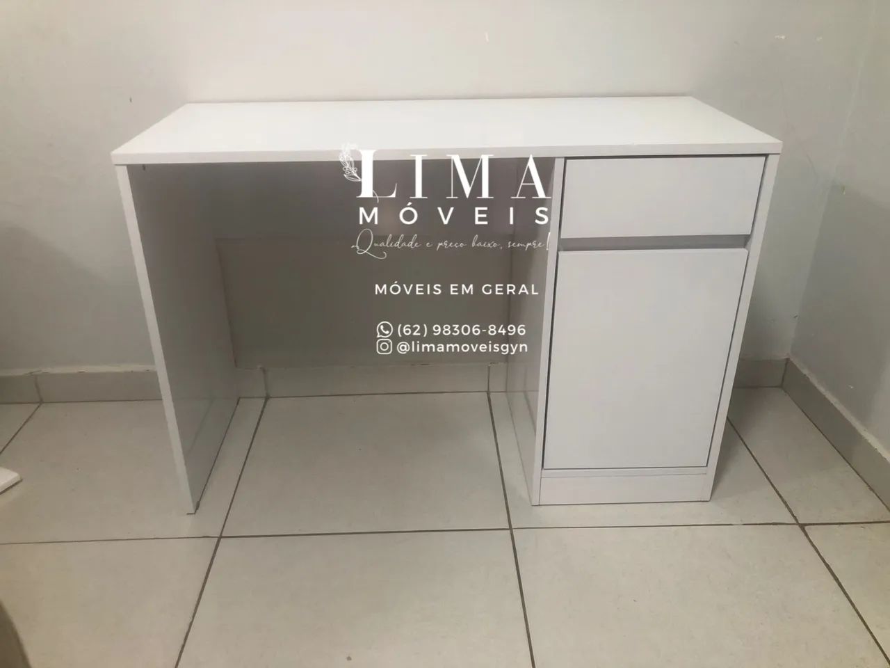 Mesa de Estudos // Escrivaninha