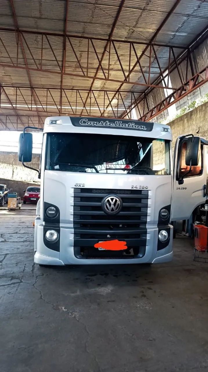 Belíssimo caminhão à venda 