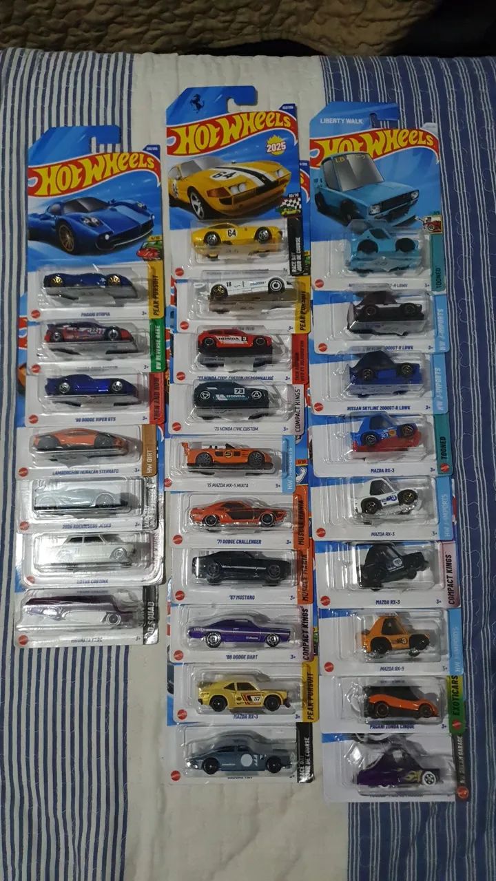 Lote de carrinhos Hot Wheels 