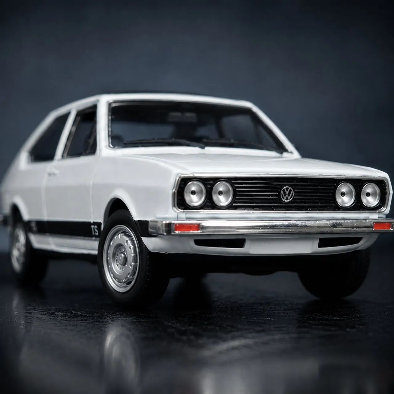 Miniatura VW Passat TS 1978 Branco Carros do Brasil com Fascículo - Foto 5
