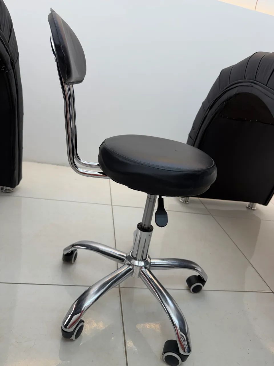 MACA  E CADEIRA PARA STUDIO 