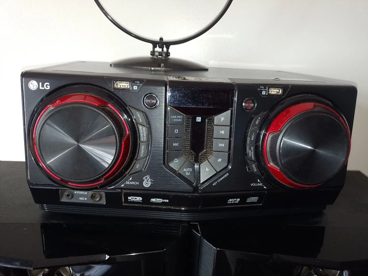 Som LG Mini Hi-Fi System 810 W - Foto 2