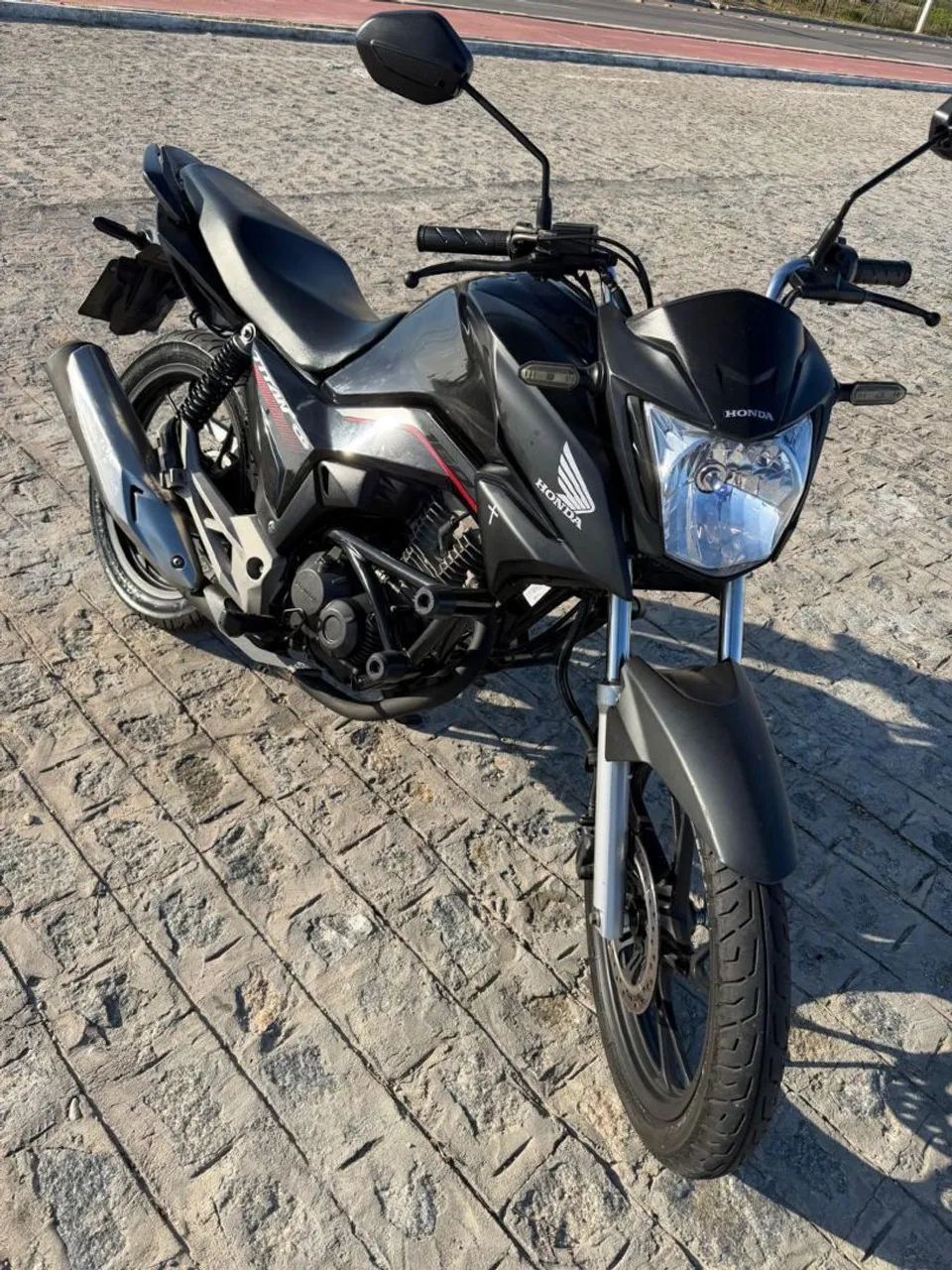 Titan 160