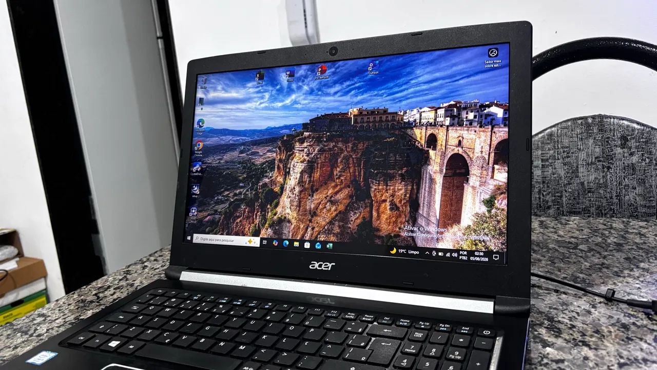 Notebook Acer i5 7200 com Ssd 240gb com 8gb ddr4 com placa video graphics 620  - Foto 2