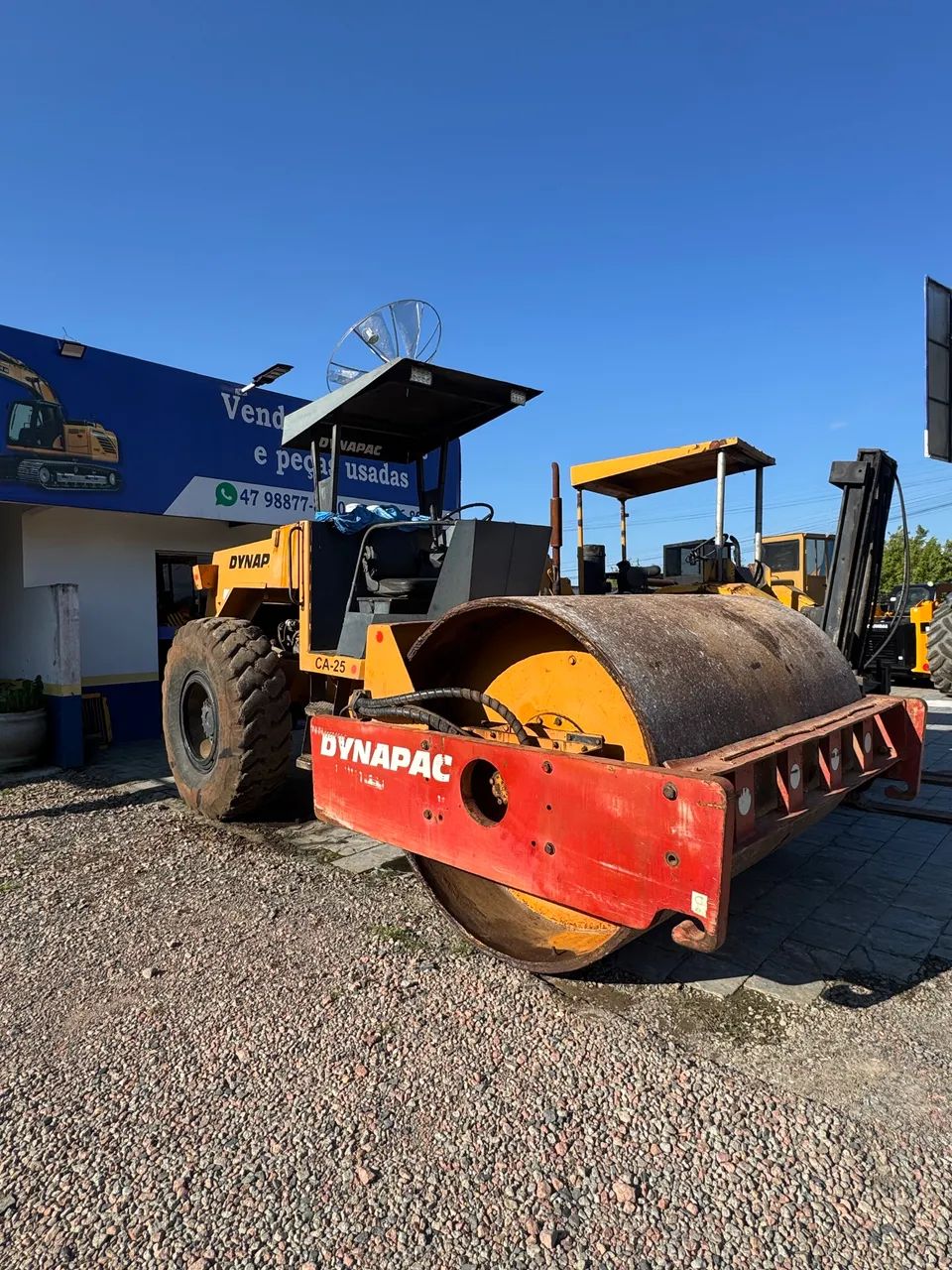 Rolo compactador dynapac ca25 liso 