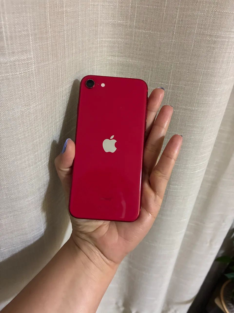 iPhone SE 128GB - Product RED - Foto 5