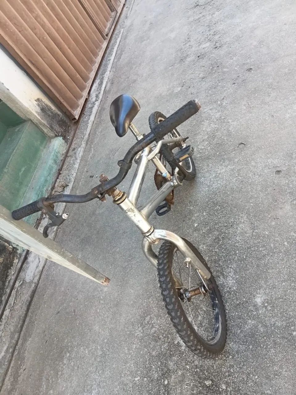 Bicicleta aro 16 cromada  - Foto 4
