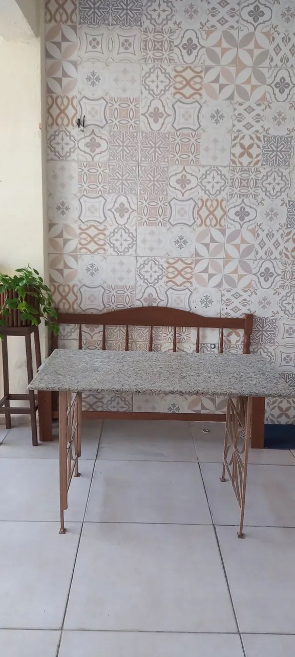 Mesa de Ferro com Tampo de Granito (0,60m x 1,10m) - Excelente Estado - Foto 5