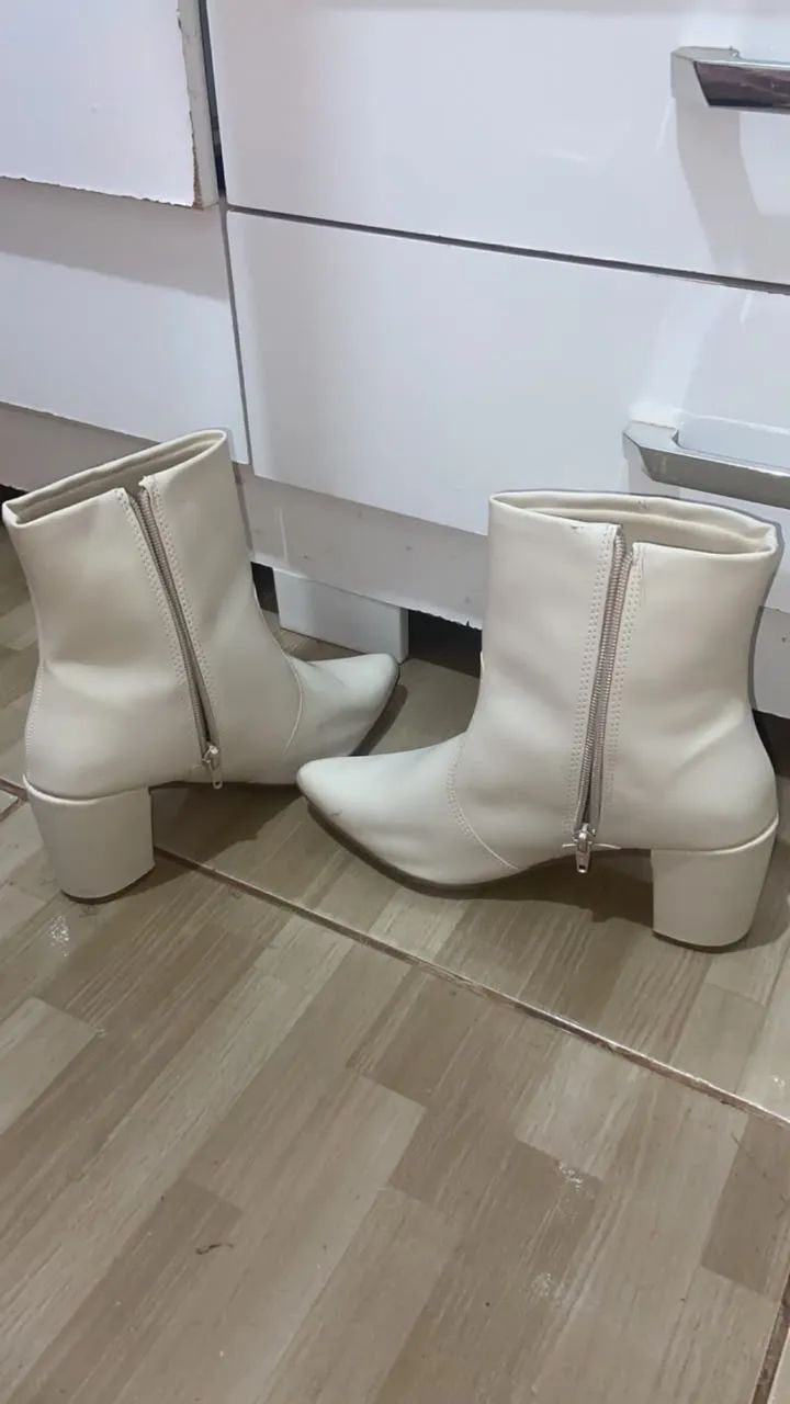 bota off white 