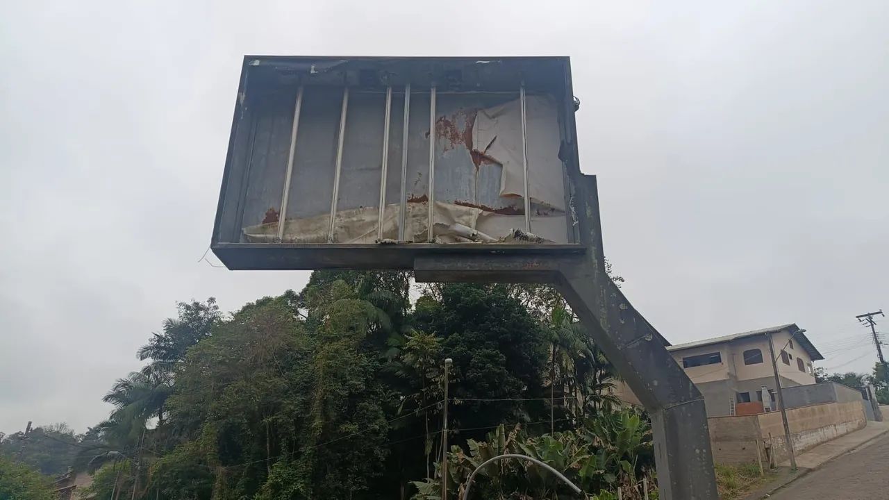 Placa de anuncio.