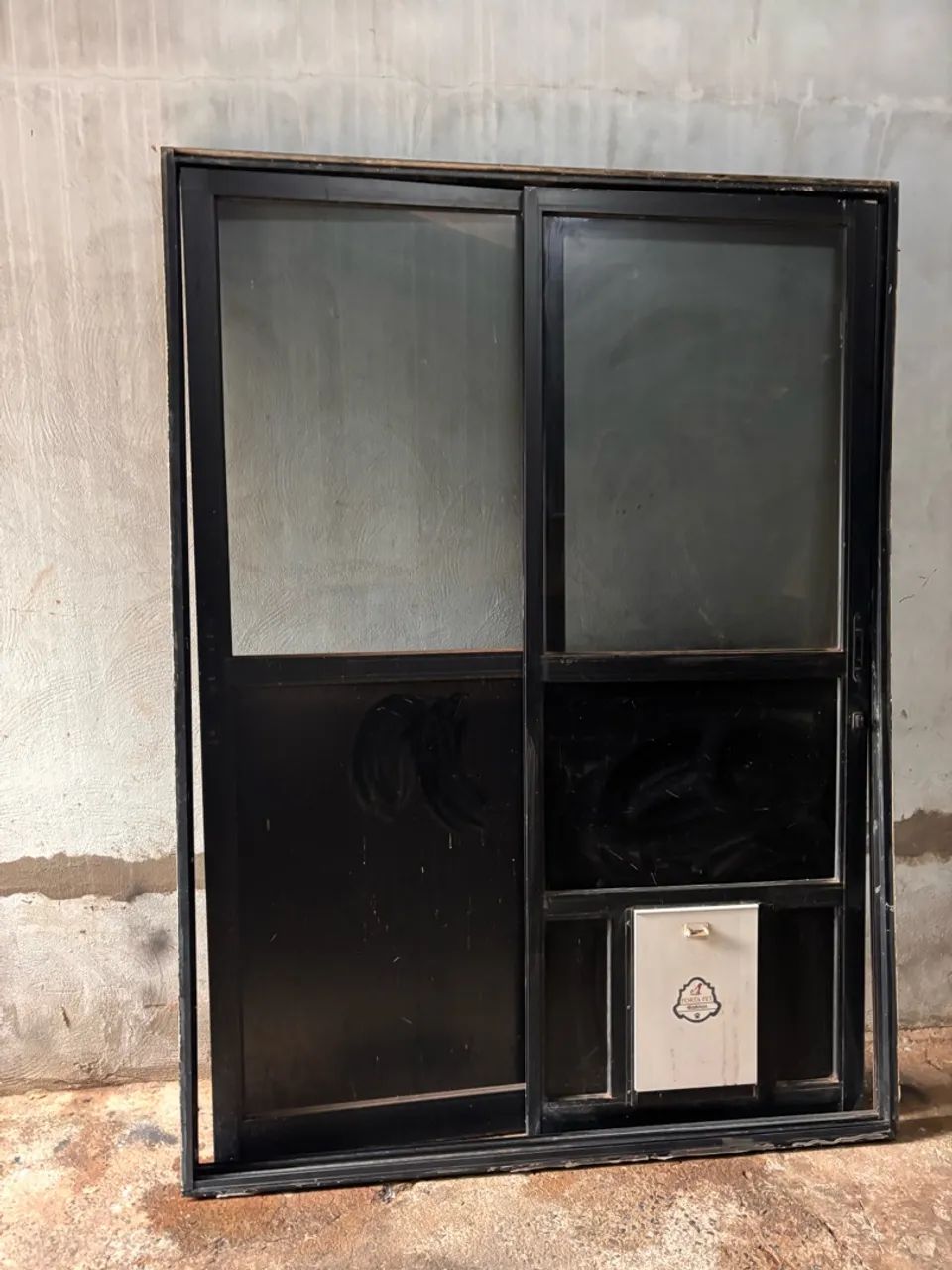 Vendo porta de alumínio e vidro 
