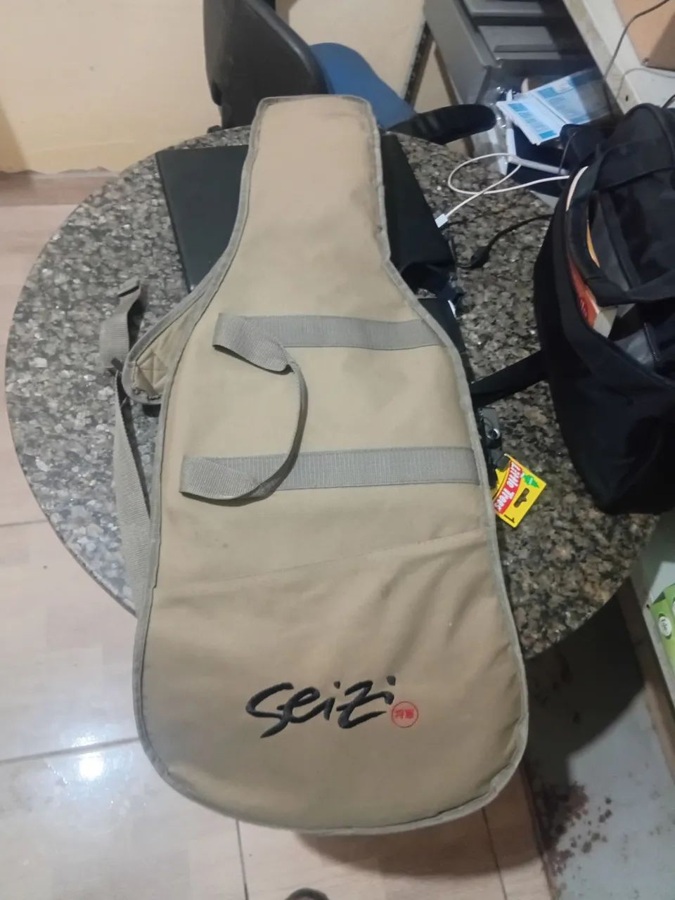 Capa de guitarra seiz