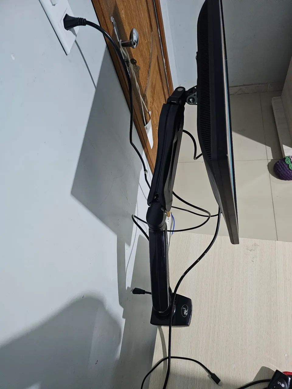 Monitor Gamer AOC 24", 75 Hz, 1ms e FreeSync + Suporte Articular - Foto 2