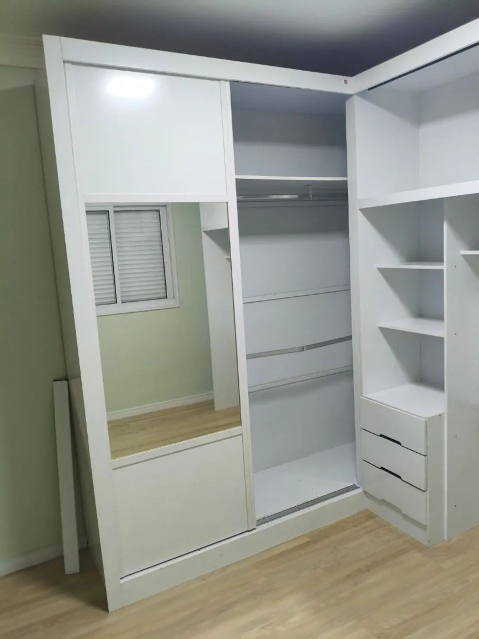 GUARDA ROUPA EM L 