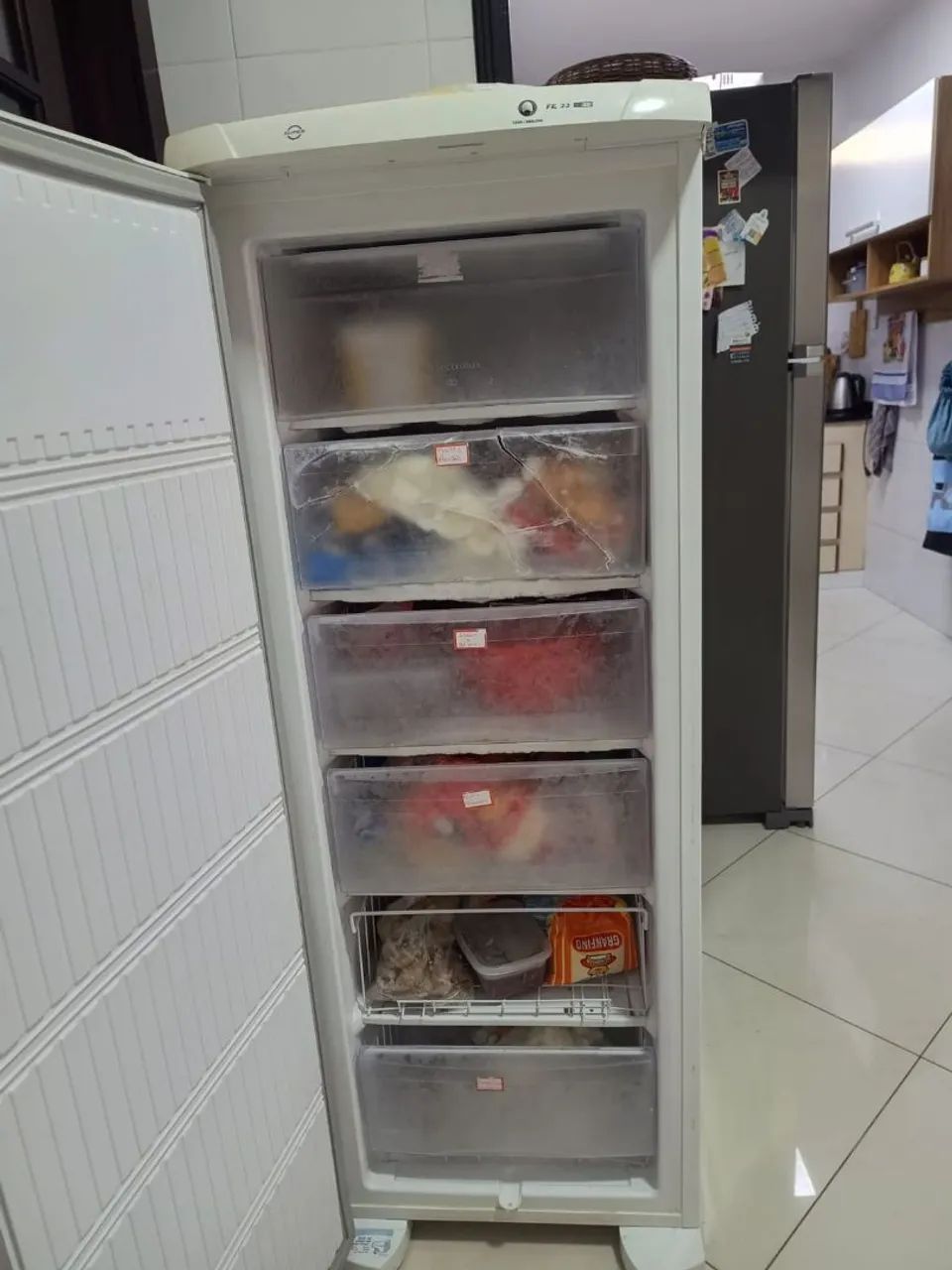 Freezer Electrolux vertical - Foto 3