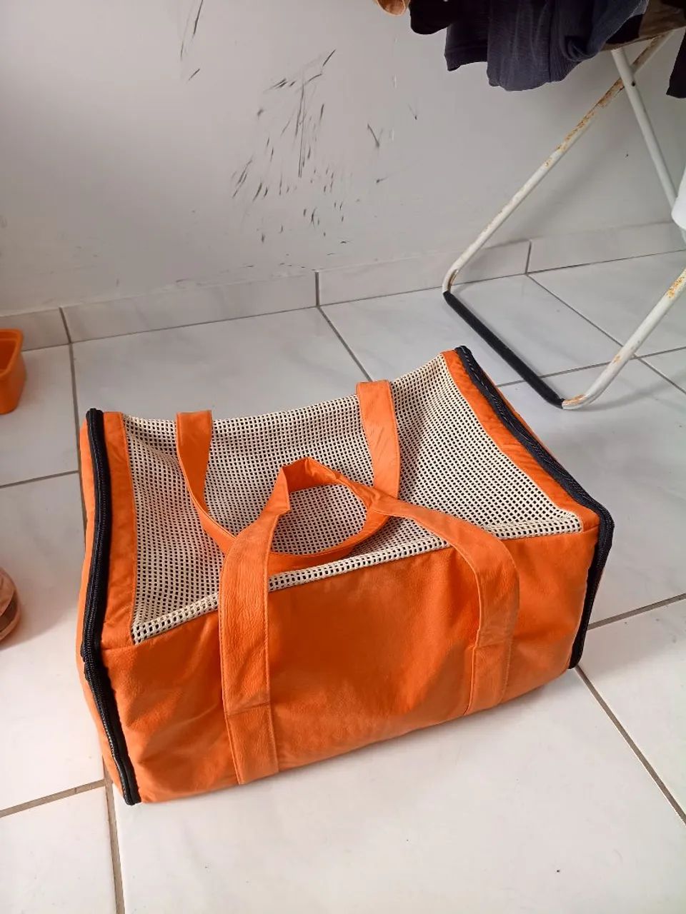 Caixa transportadora 