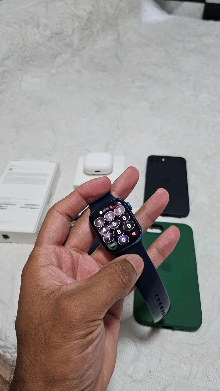 Vendo ou troco Iphone 16E 128gb +acessórios  - Foto 5