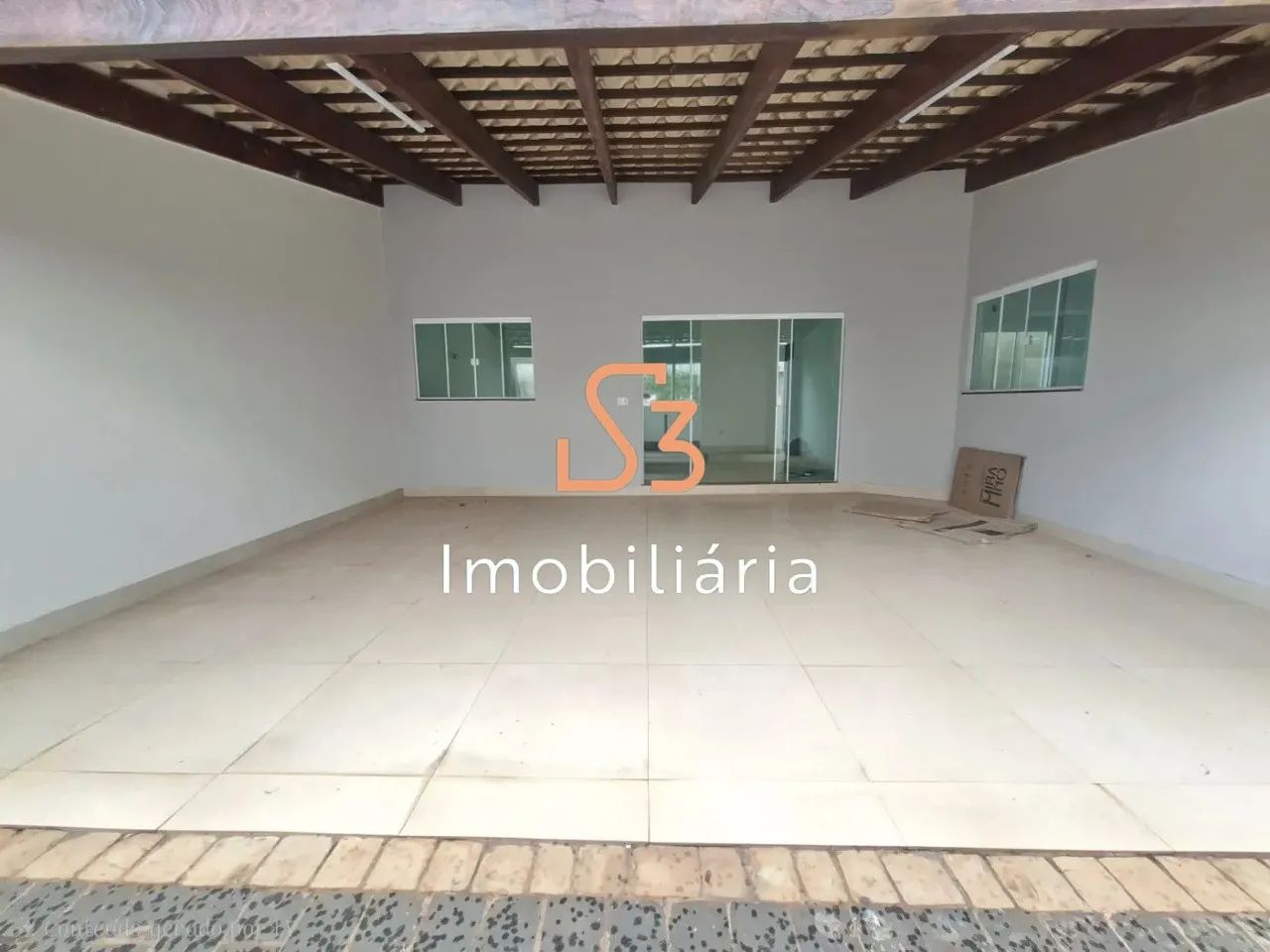 Imperdível: Casa de 3 quartos e 3 suítes no bairro Granada, Uberlândia-MG, com 2 salas, 2  - Foto 4