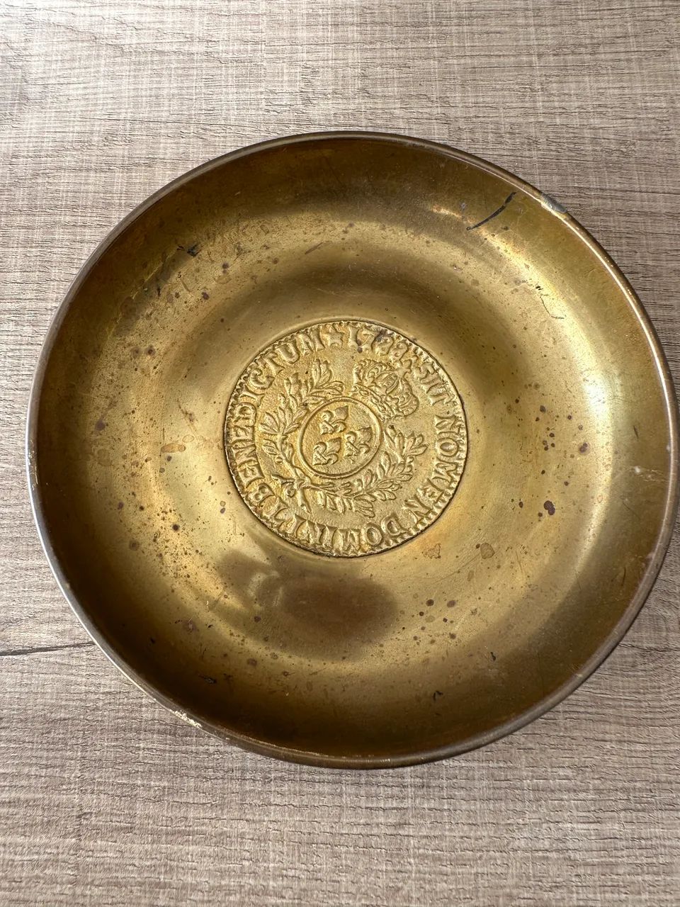 Prato decorativo SIT NOMEN DOMINI BENEDICTUM Pratel moeda francesa 1788 Raro ! - Foto 5