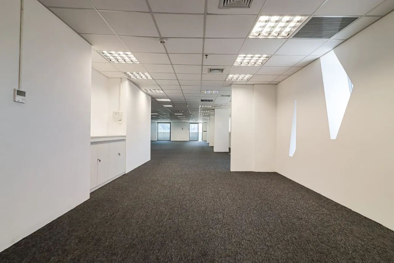Sala comercial na Rua Luiz Seráphico Júnior, 511 - Conjunto 141  316 m² - Foto 2