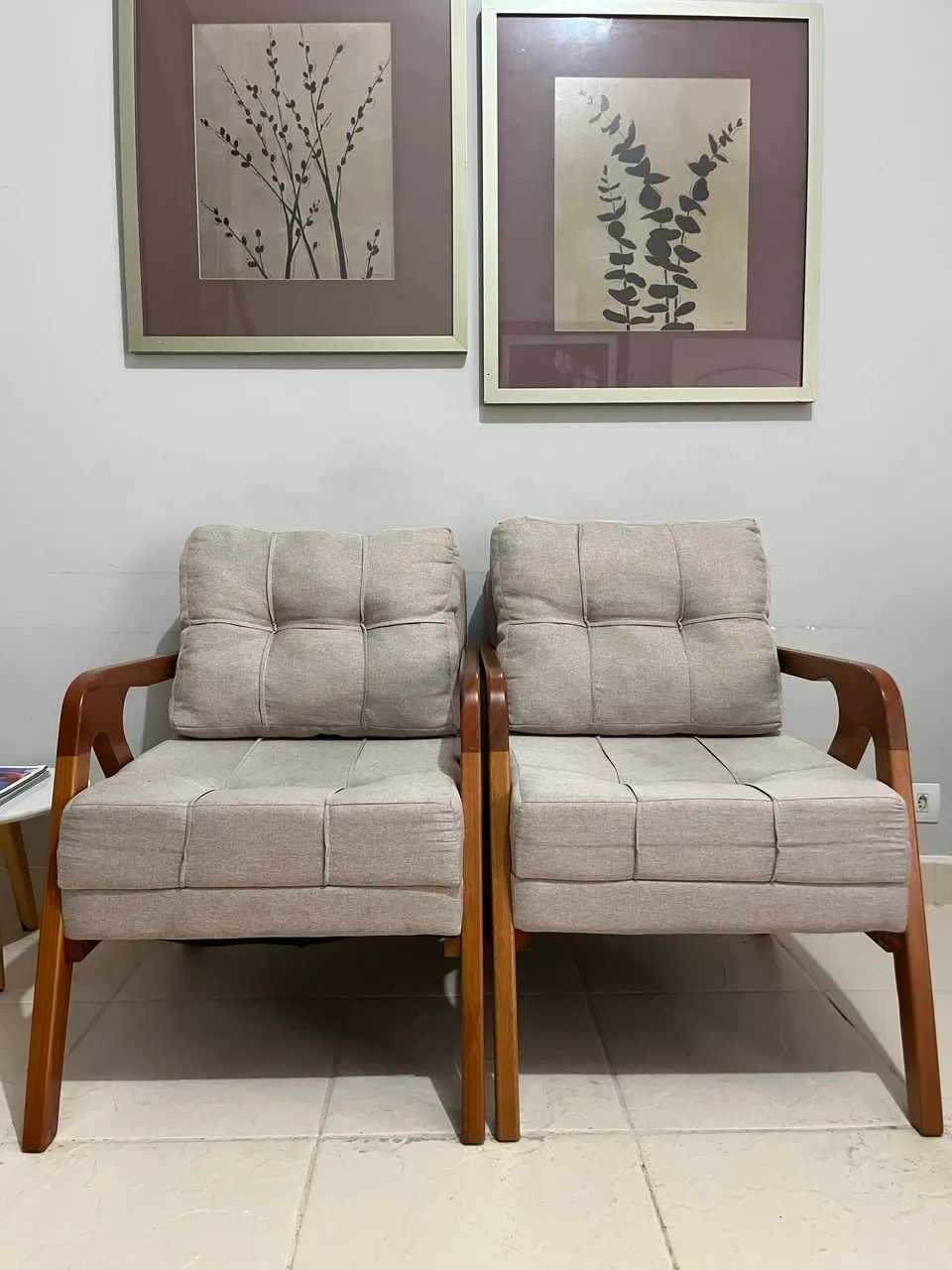Par de Poltronas Bege - Foto 2