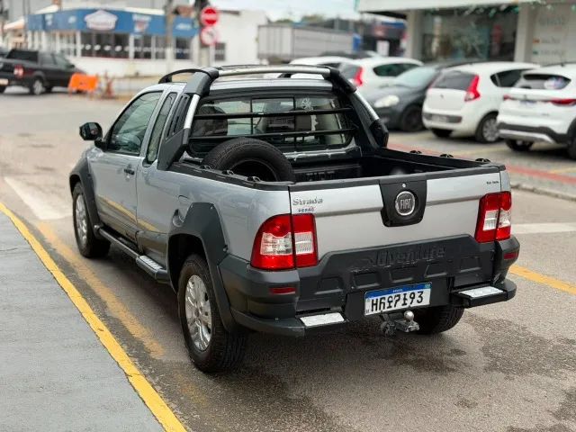 Fiat Strada Adventure 1.8/ 1.8 Locker Flex CE 2012 - Foto 2
