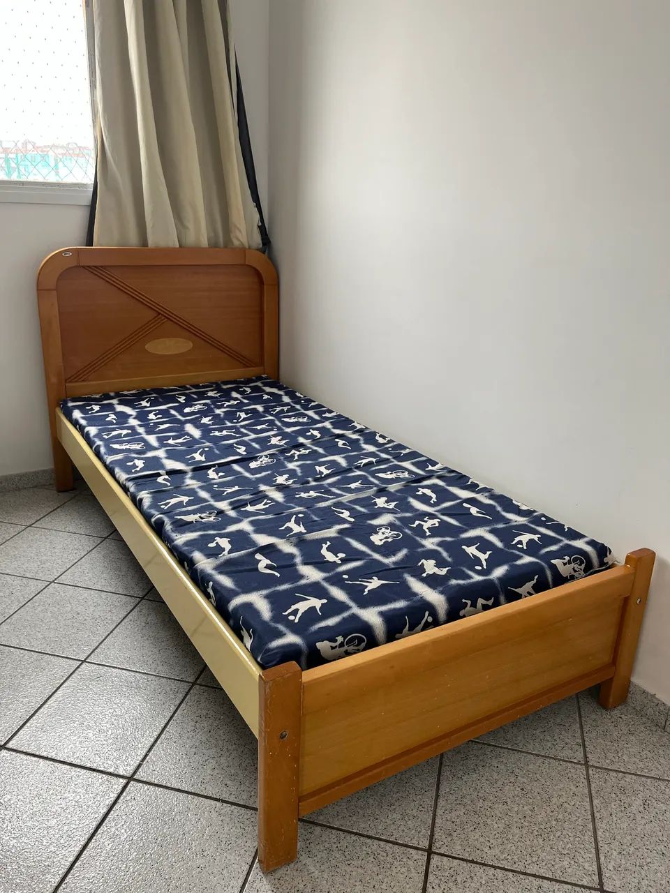 Cama de solteiro com colchão 400 reais
