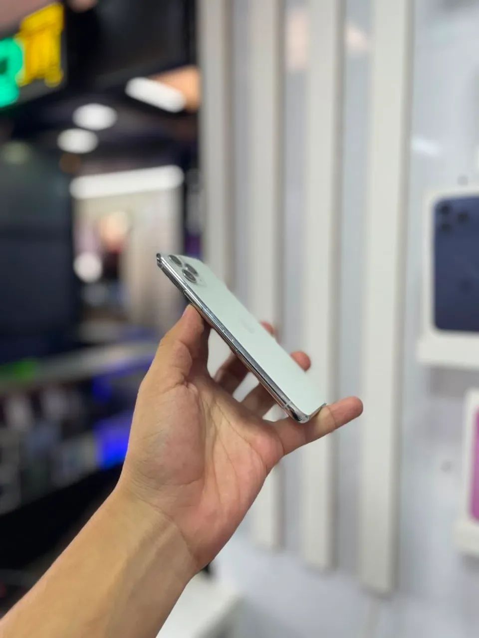 iPhone 11 Pro - 64GB <br>?1.499,00 - Foto 2