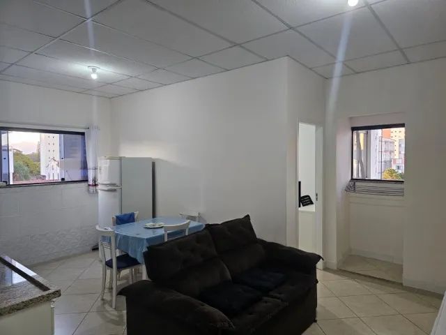 ALUGA-SE KITNET MOBILIADA - COMPLETA, IMPECÁVEL E EM LOCALIZAÇÃO PRIVILEGIADA - Foto 5