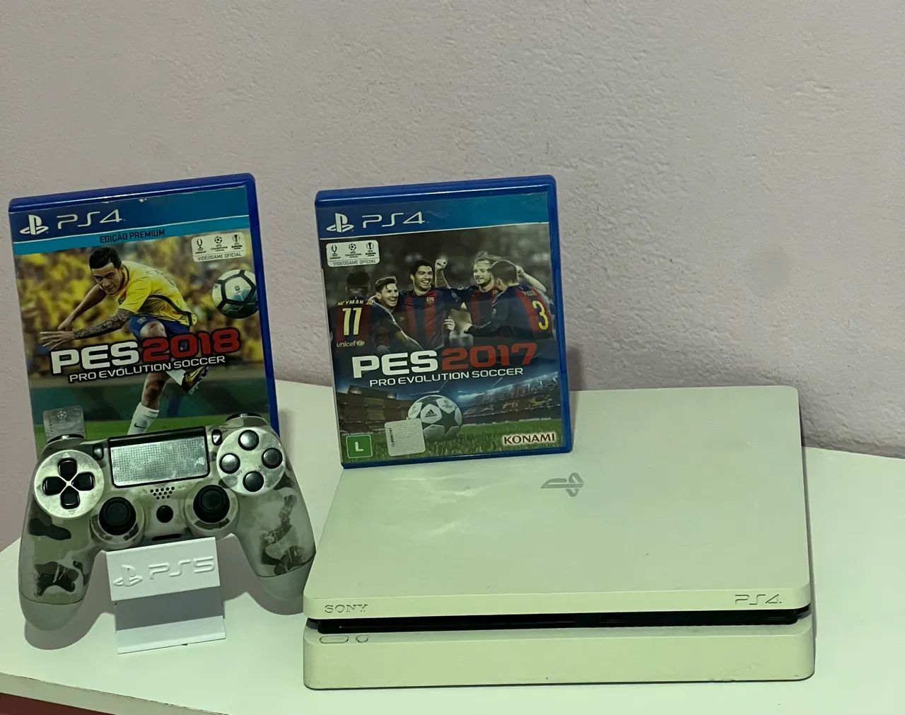 Ps4 slim branco geada + 2 jogos