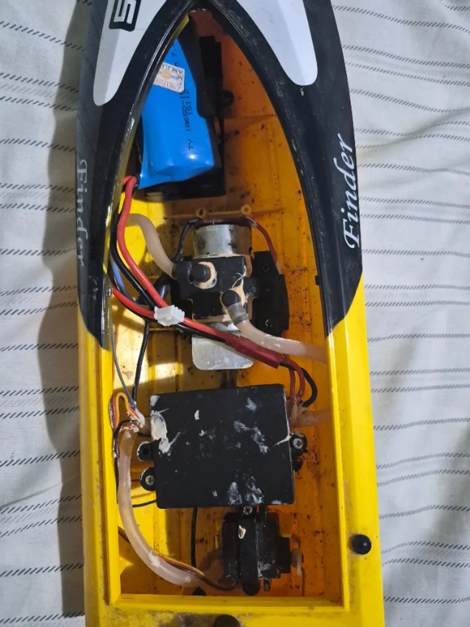 Barco de controle remoto WLtoys WL912 - Foto 4