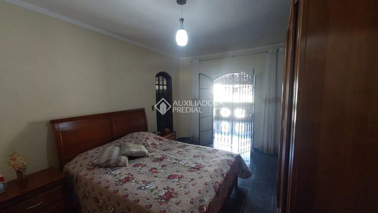 Sobrado à venda em Santo André 3dorm,2vagas,com edicula com 2comodos - Excelente oportunid - Foto 3
