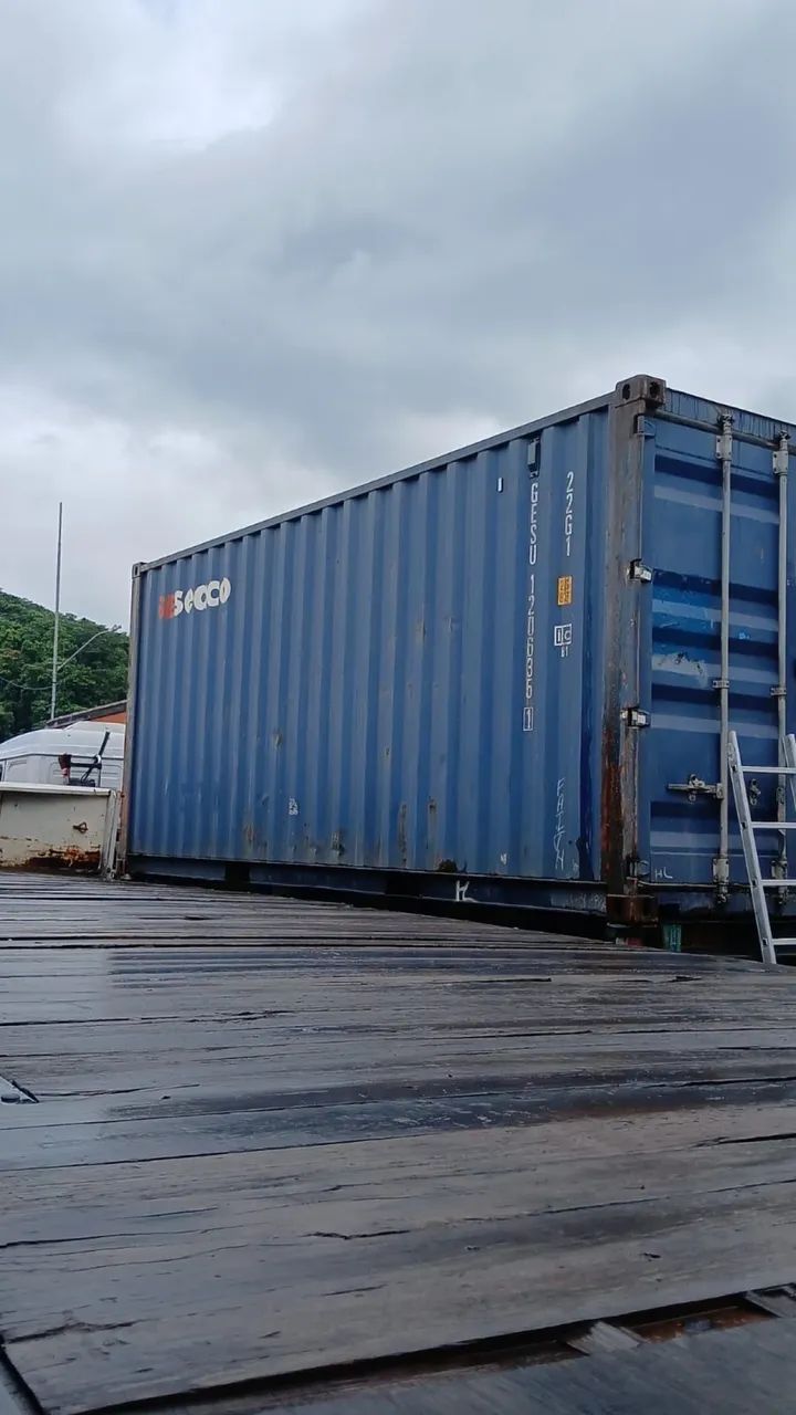Container em terminal  - Foto 3