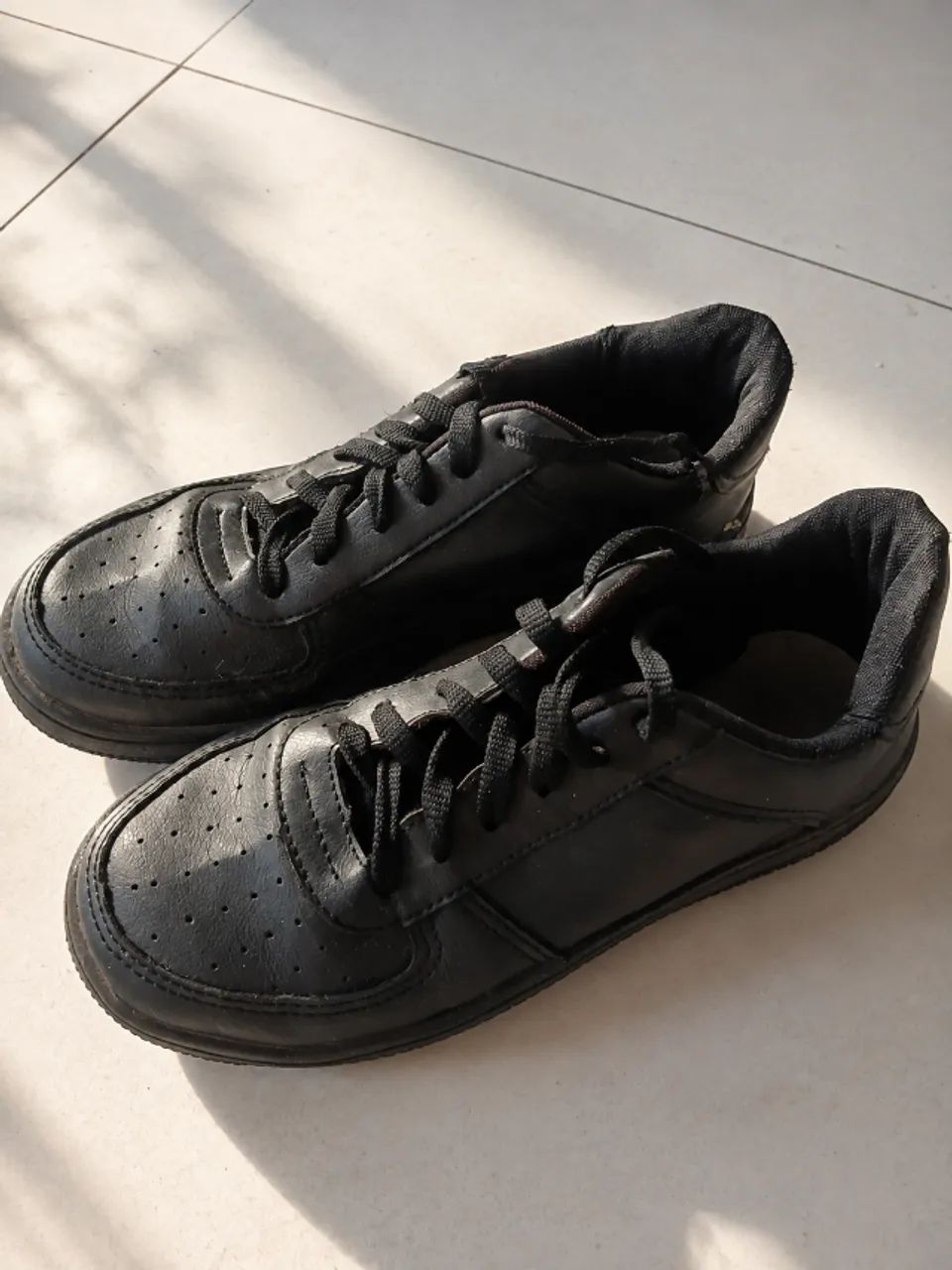 Tênis Airforce preto usado - Foto 4