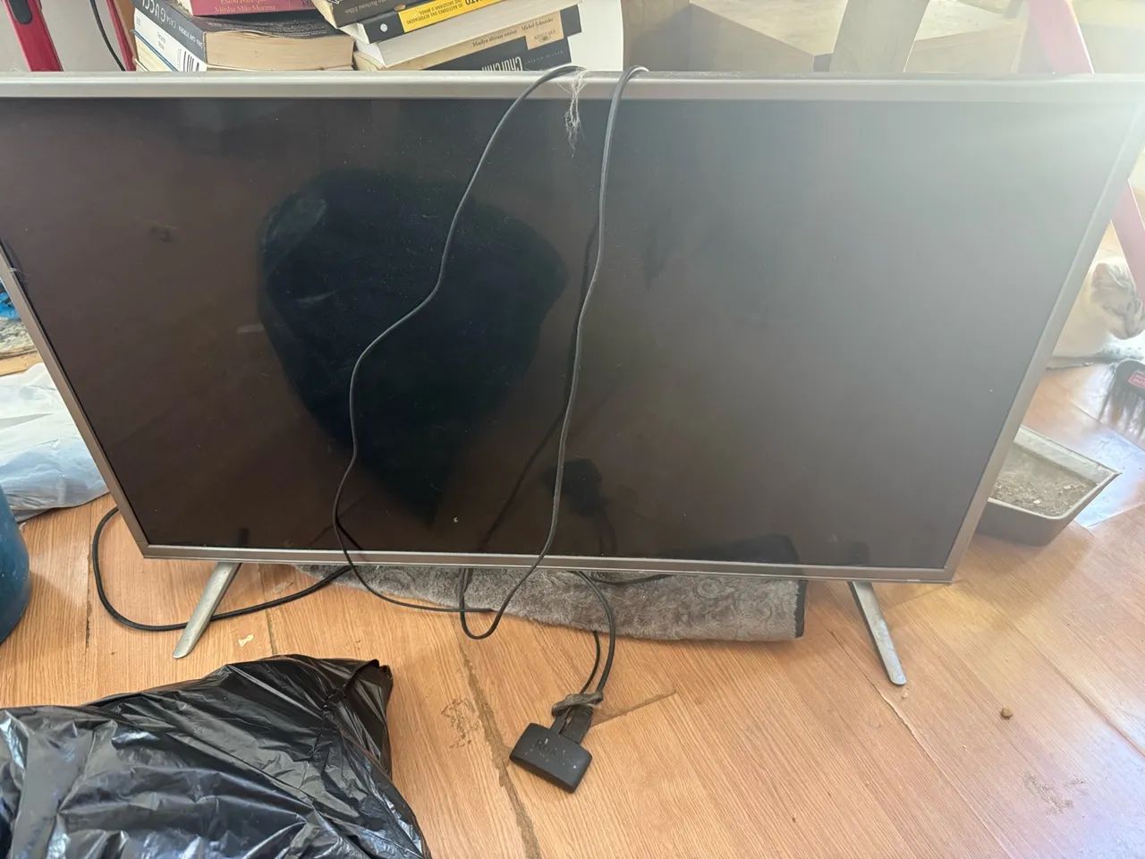 Vendo TV para retirada de peças 