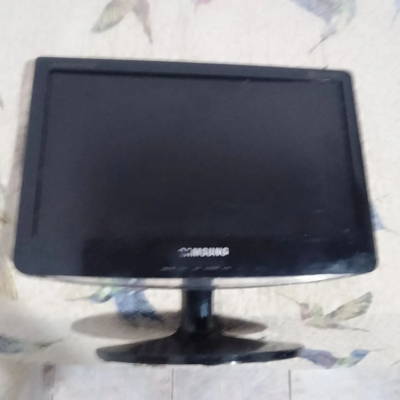 Monitor de 16 polegadas