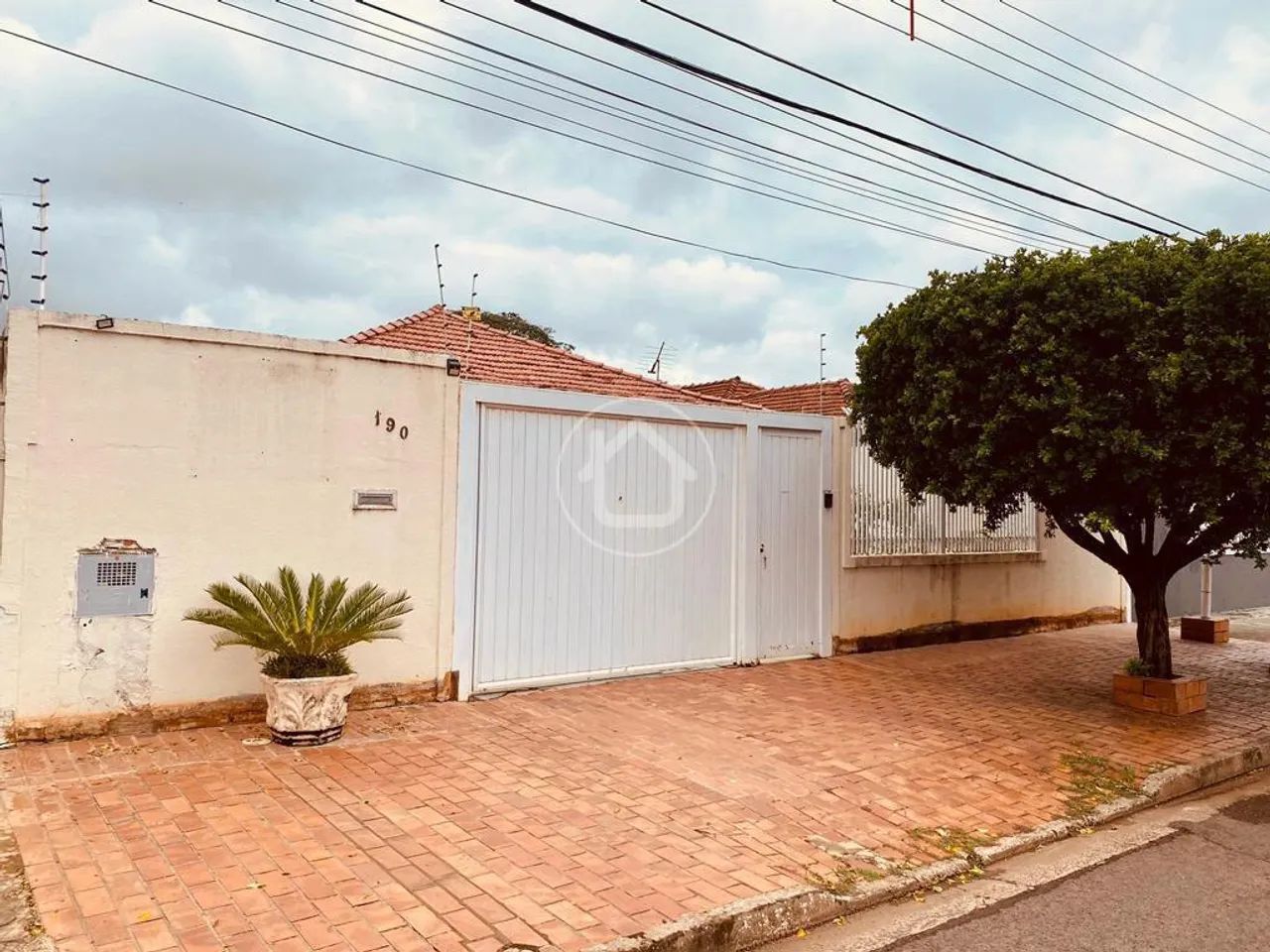 3 DORMITÓRIOS SENDO 1 SUÍTE COM CLOSET E EDICULA