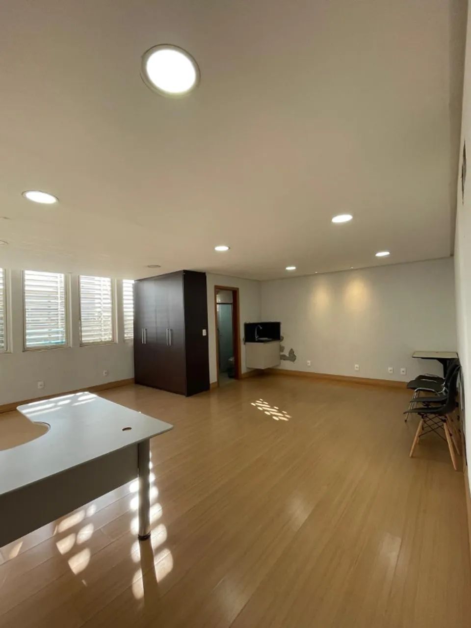 Salas comercias de aprox. 10m² cada em predio comercial, no 2º andar - Jundiaí /Anápolis - Foto 2