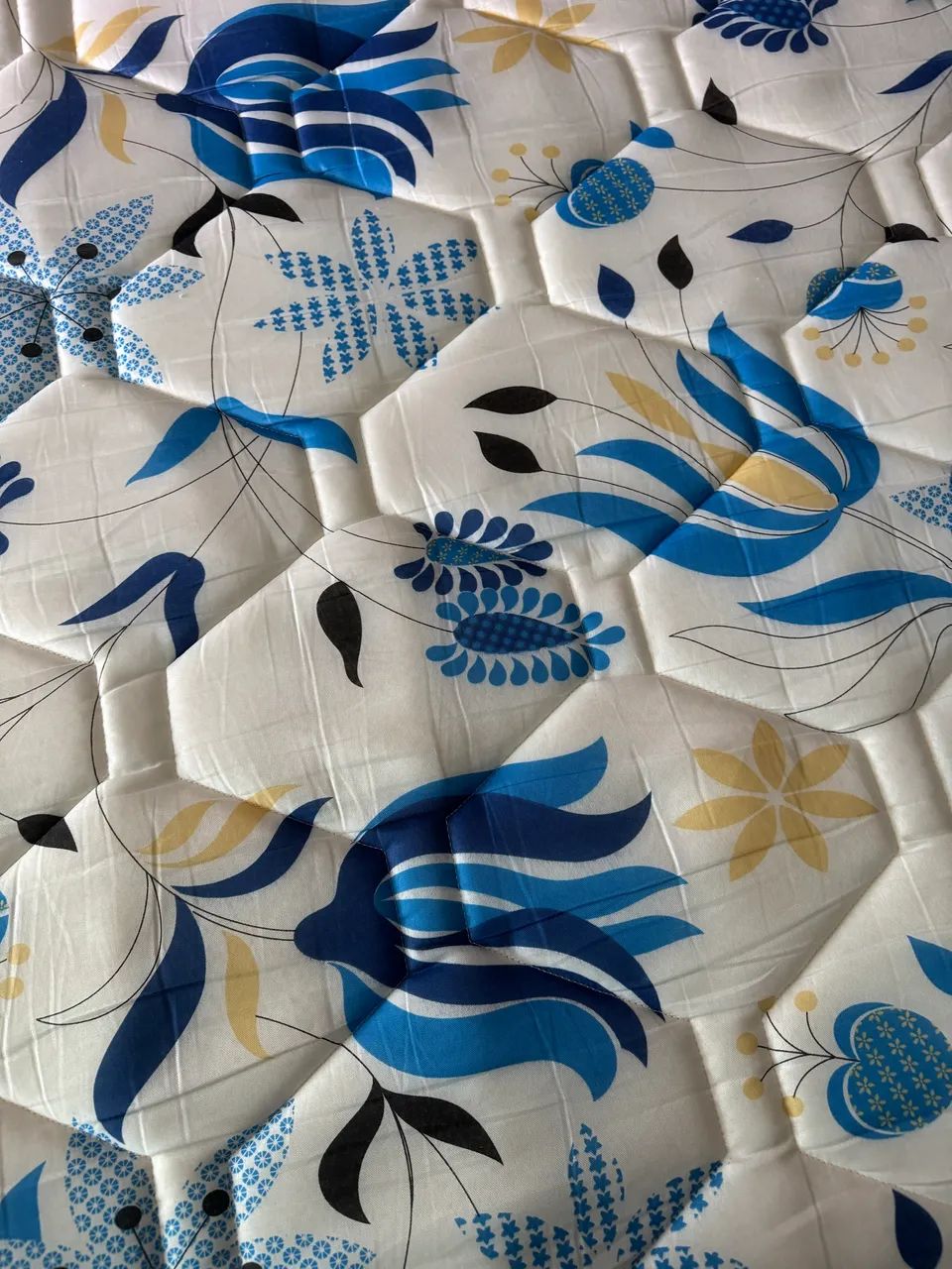 Cama Box com colchão - 1 mês de uso