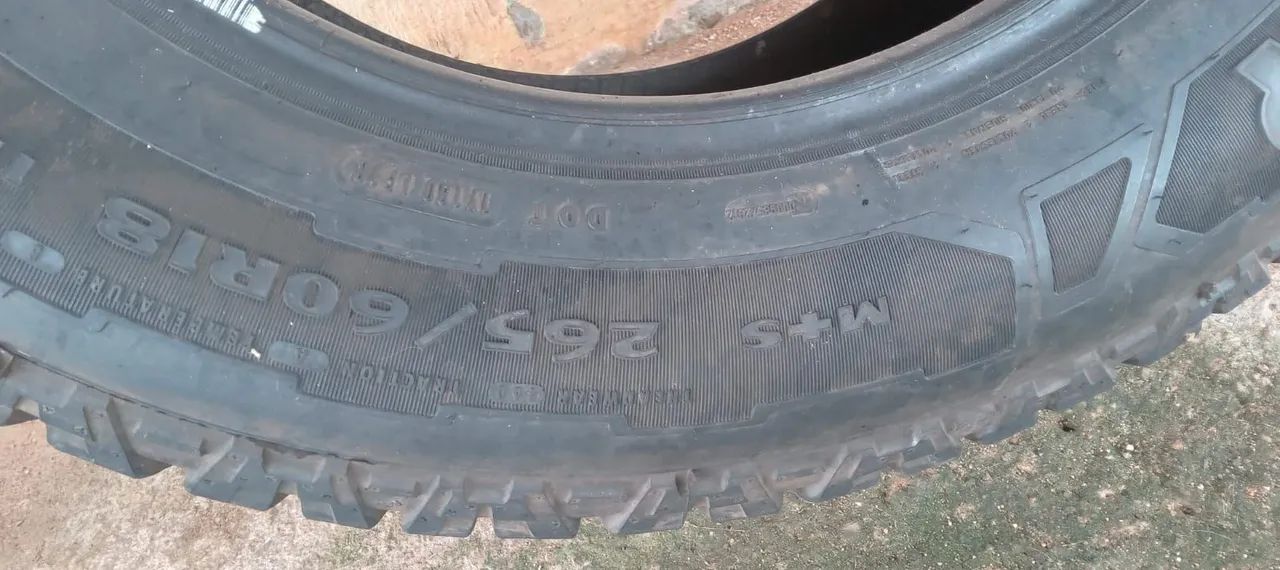 Pneu caminhonete 100$