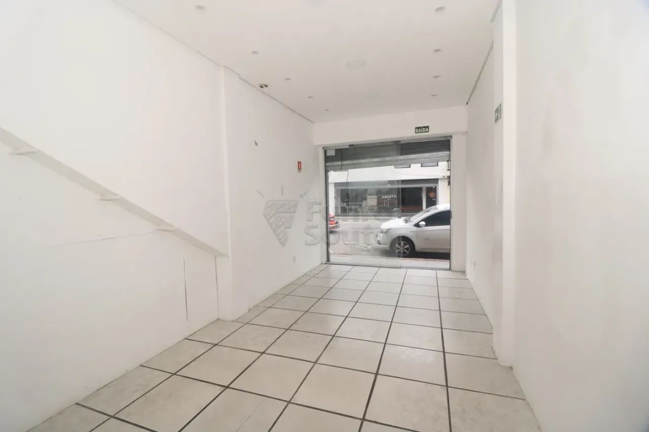 Loja Comercial no Centro de Pelotas - Visibilidade e Espaço Funcional - Foto 3