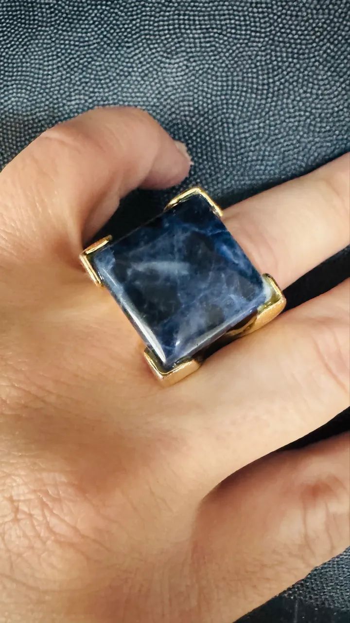 Anel dourado com pedra azul - Foto 3