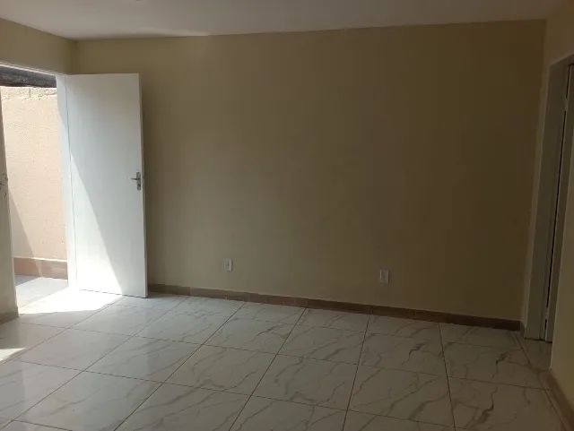 Terreno 300m2 com 2kitnets já alugadas  - Foto 2