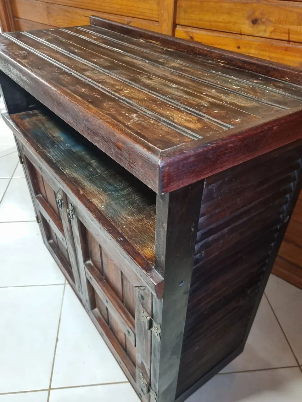 Vendo balcão  rack armário Rústico  em madeira. - Foto 3